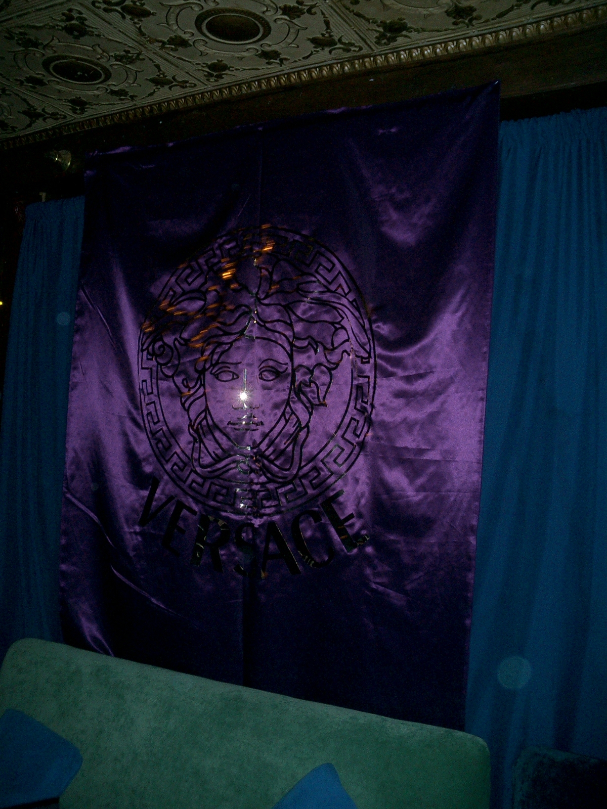 banner Versace