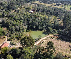 Chácara com benfeitorias a 2km do centro de Campo Alegre/SC