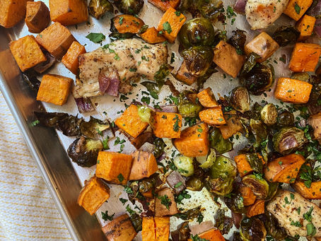 Pollo al Horno con Camote y Coles de Bruselas