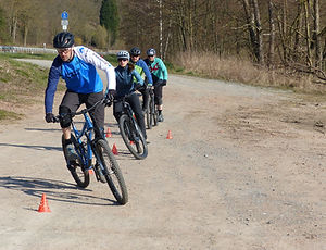 MTB-Skills Fahrtechnikkurse Mountainbike Level 1 für Einsteiger auf dem MTB und E-MTB in Wertheim und Freiburg