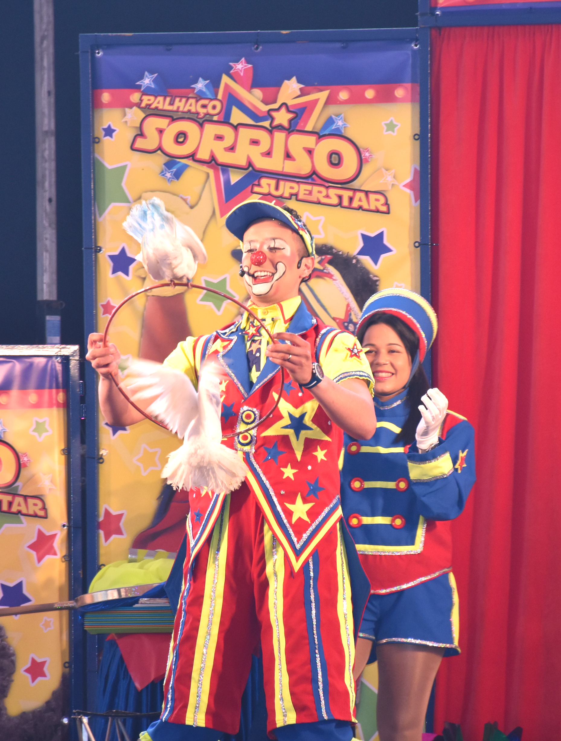 Pombas_circo_palhaço