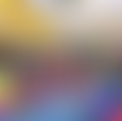 Palhaço Sorriso a cantar canções infantis originais durante o espetáculo de Carnaval no Spacio Shopping, às 17h.