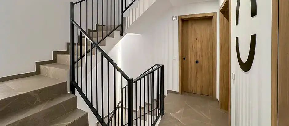 VOLUMETRIA SÒBRIA,LÍNIES PURES I UNAGEOMETRIA DEFINIDA