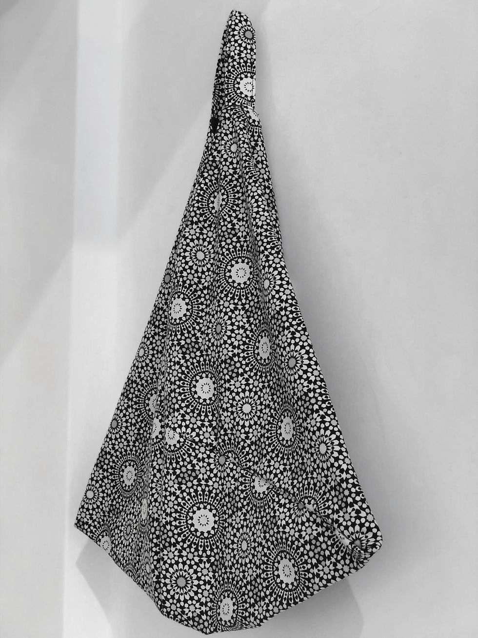 Thumbnail: 三角袋 - 圖騰  (預訂約5-7日)