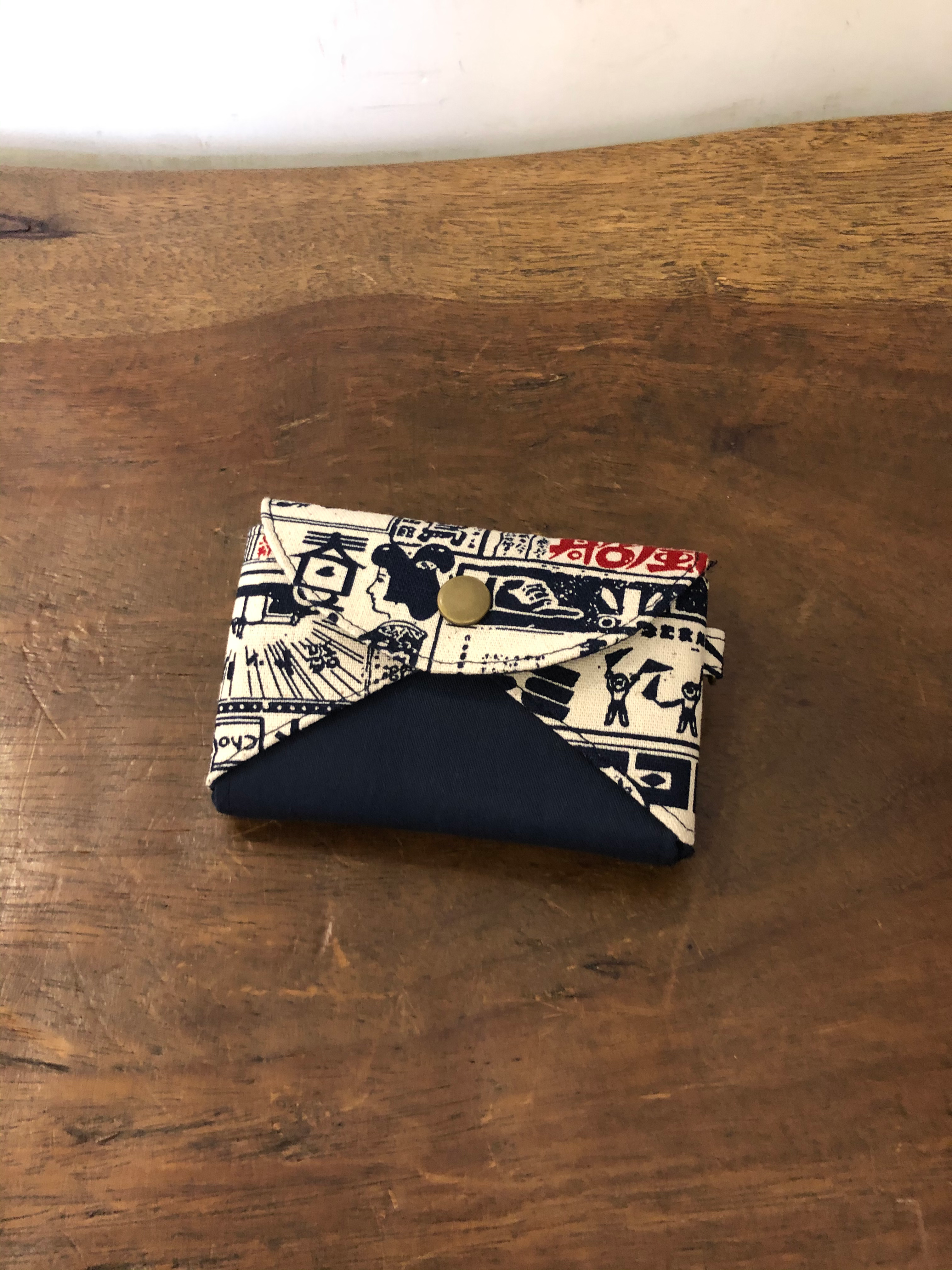 鎖匙卡片包 - 米白色報紙風