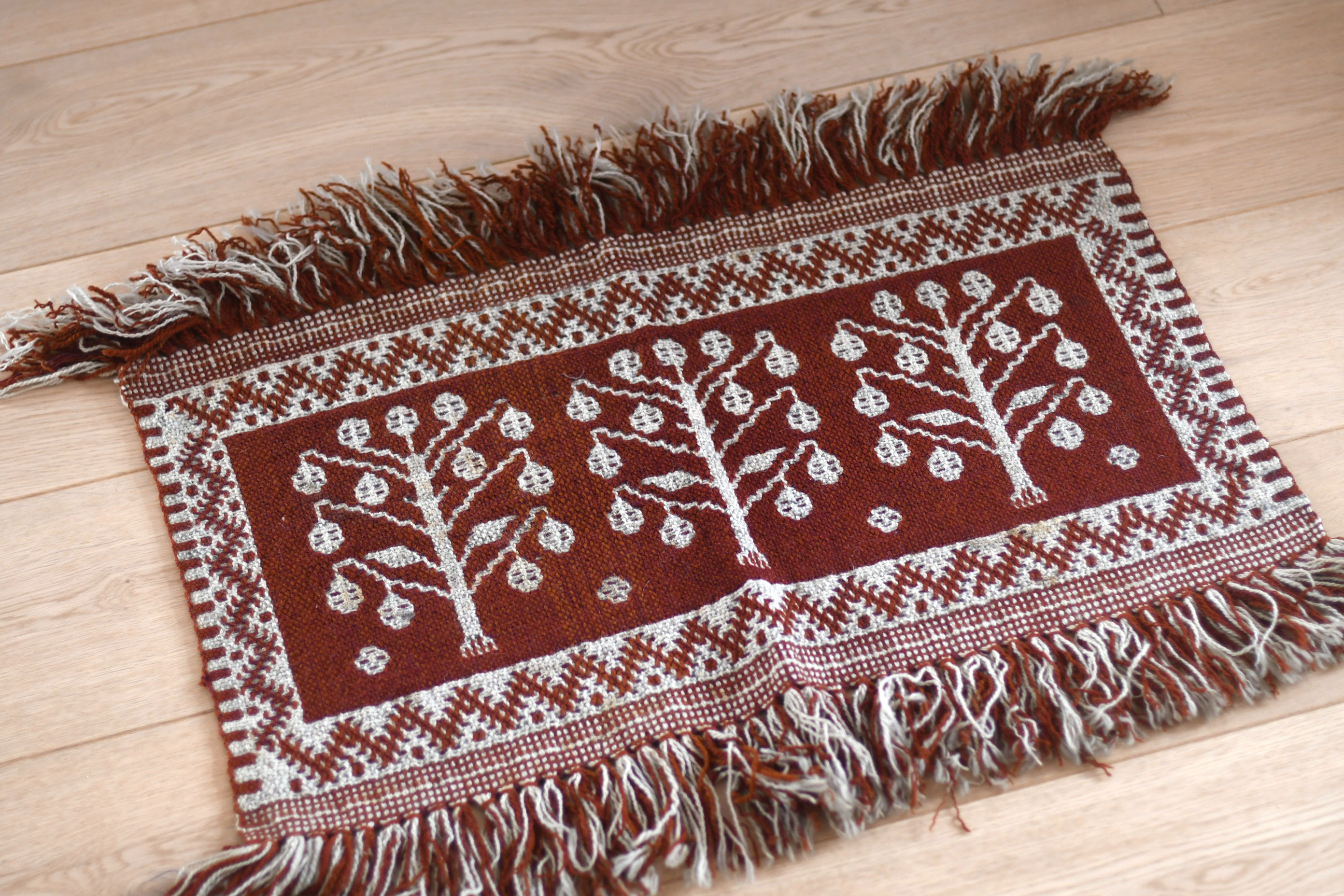 preview ヤノフ村の織物 ルドガルダ・シエンコ 3本の樹