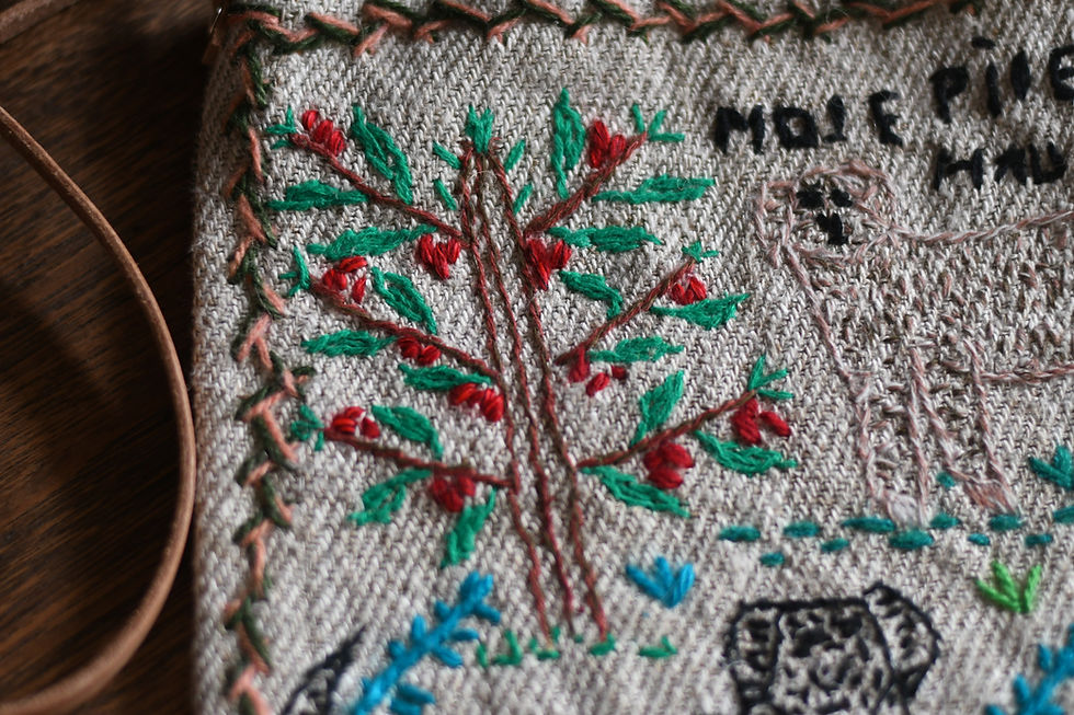 Thumbnail: アニャおばあちゃんの刺繍バック 私の犬たち