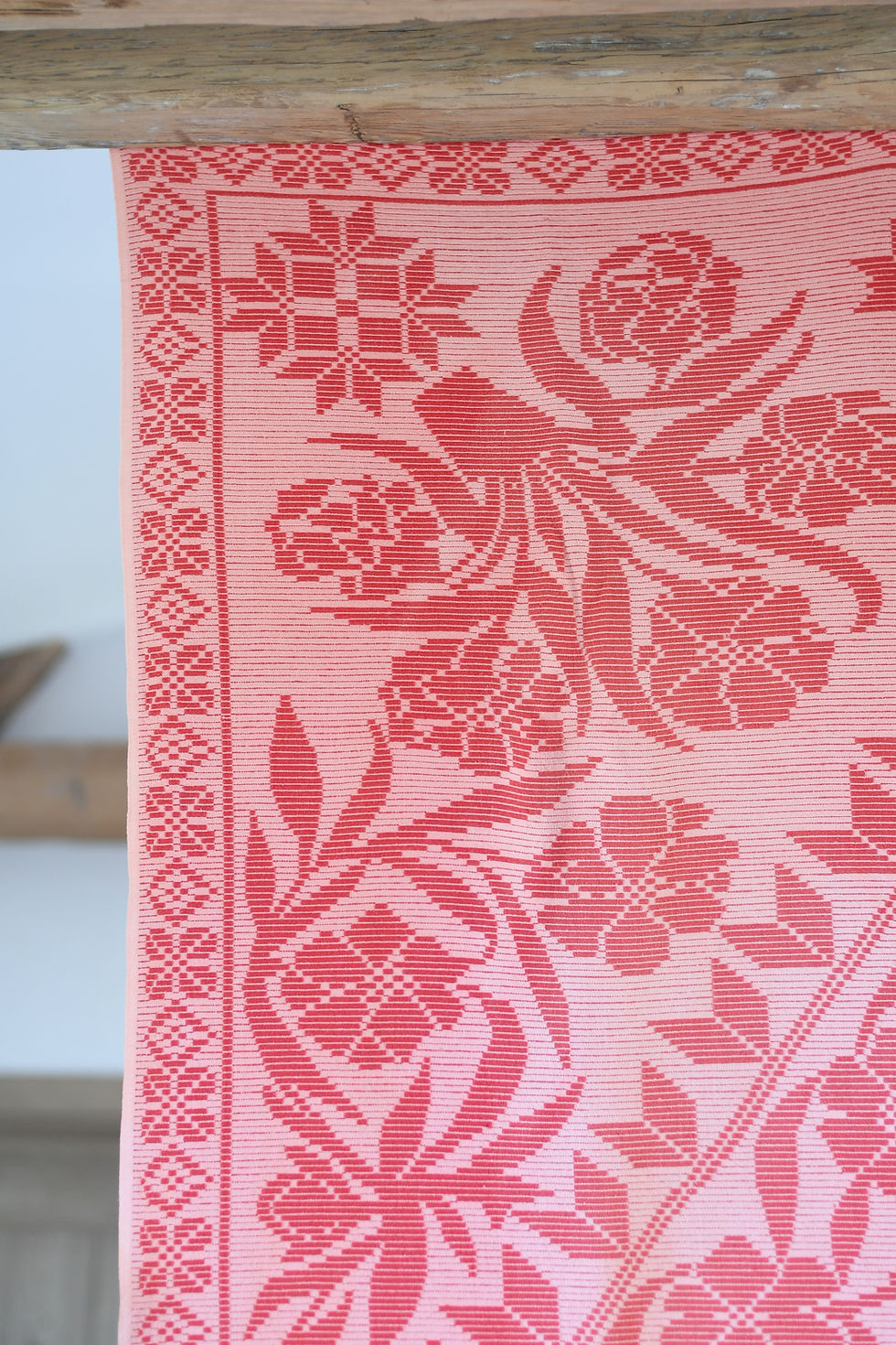 Thumbnail: ポーランド伝統織　　ペレボレ織赤植物模様