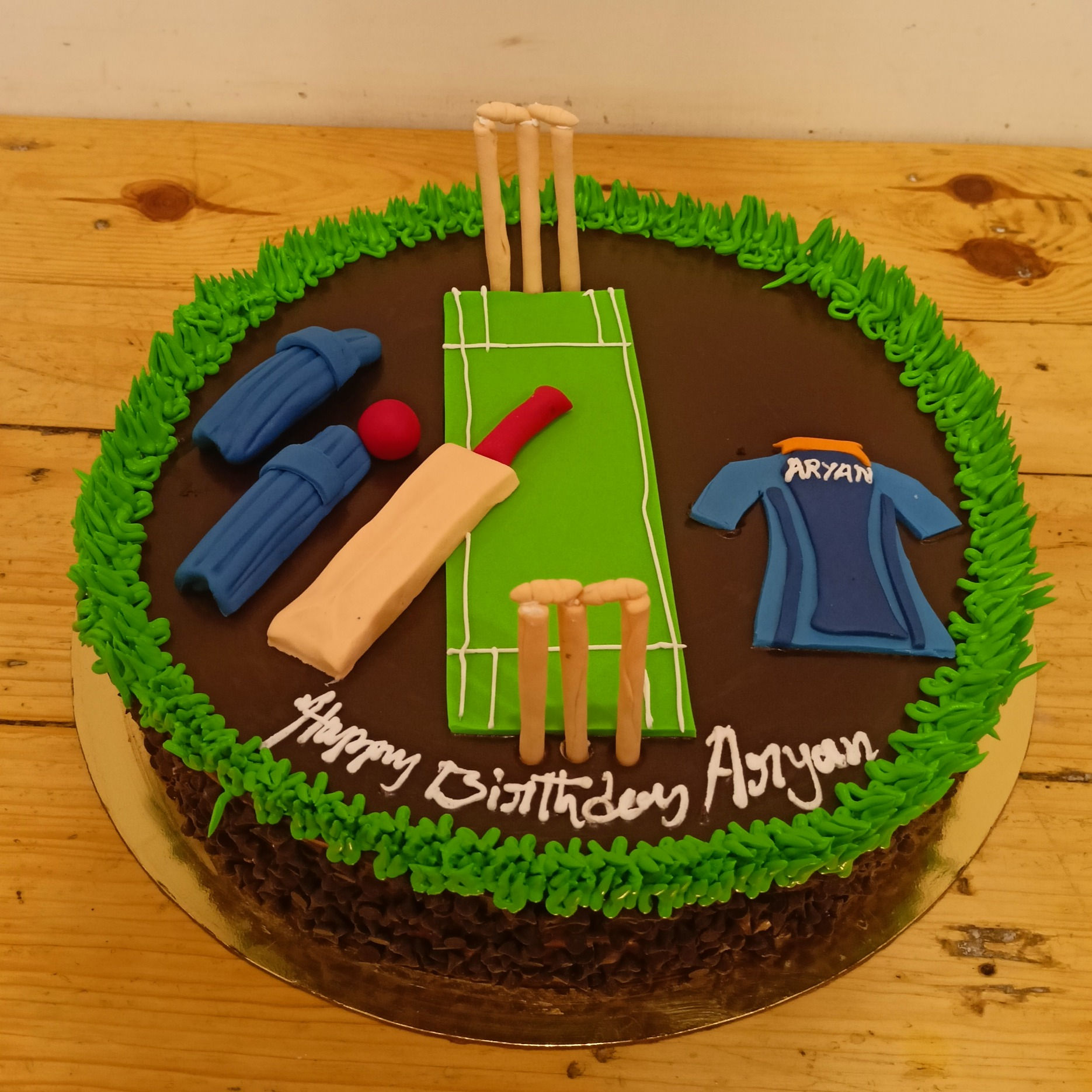 1.5kg Cricket Theme Cake