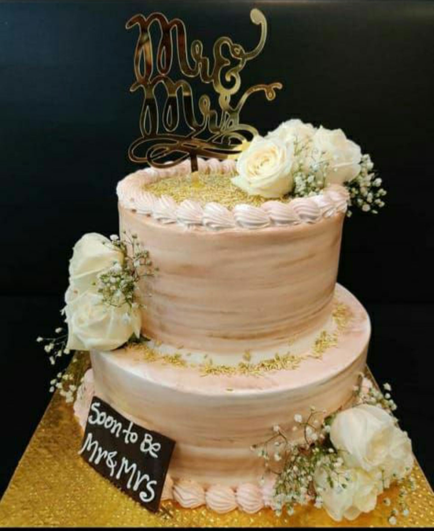 3kg Cake with Real Flowers and Topper