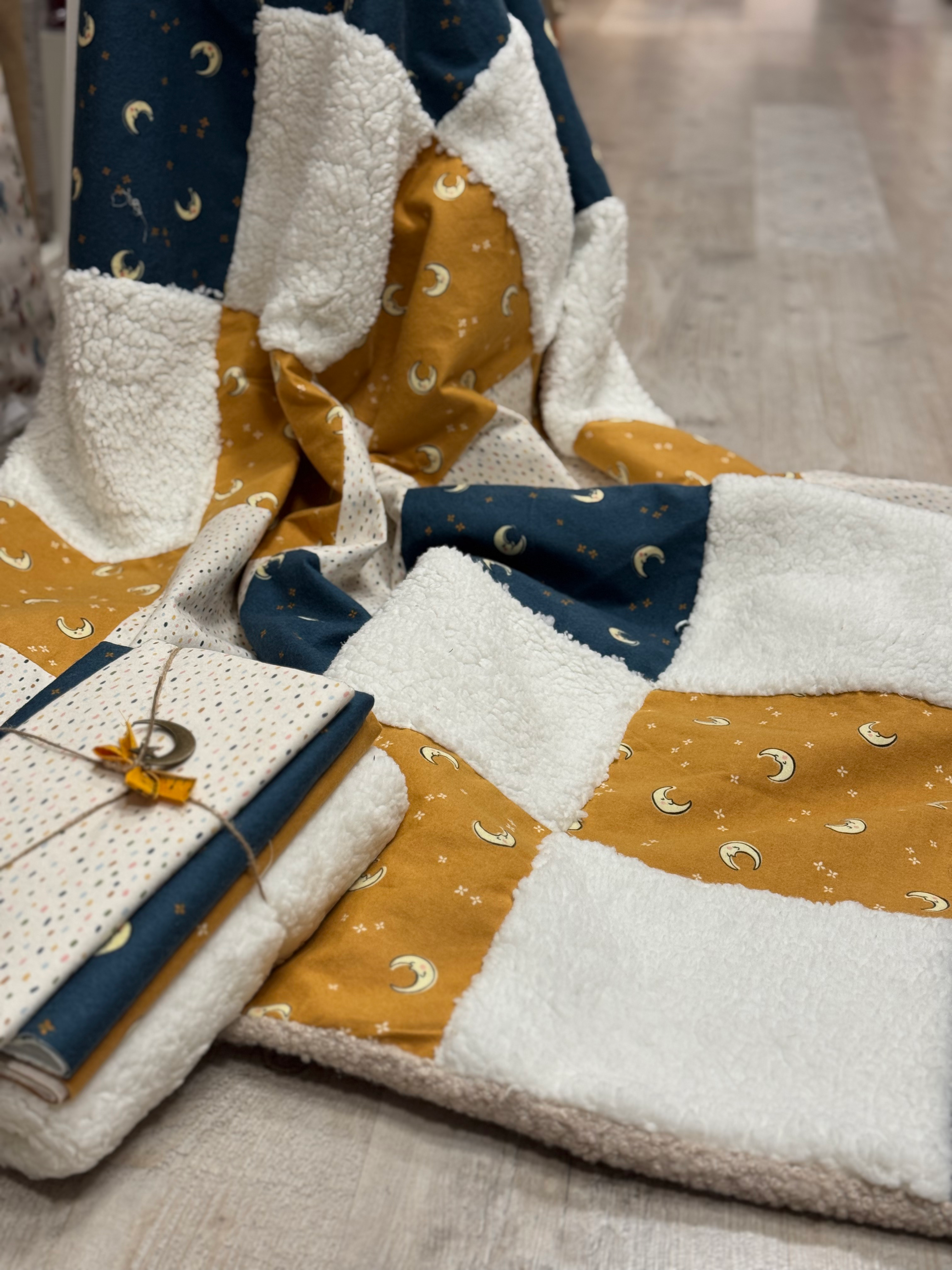 Pack Quilt Luna (franelas y borreguito)