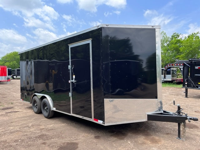 18-ENCLOSED-CAR-HAULER_5652