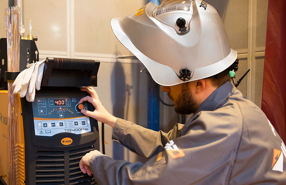 Jasic Product Specialist runs through the functions and controls