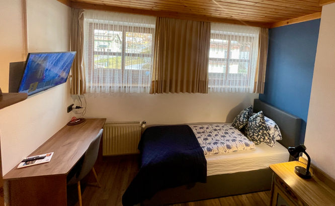 Room 17 / Zimmer 17 / Kamer 17