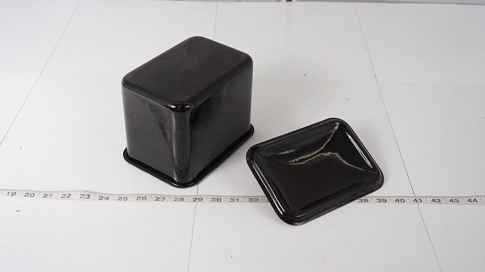 Thumbnail: Enamel Surgical Ware Pan With Lid - Black