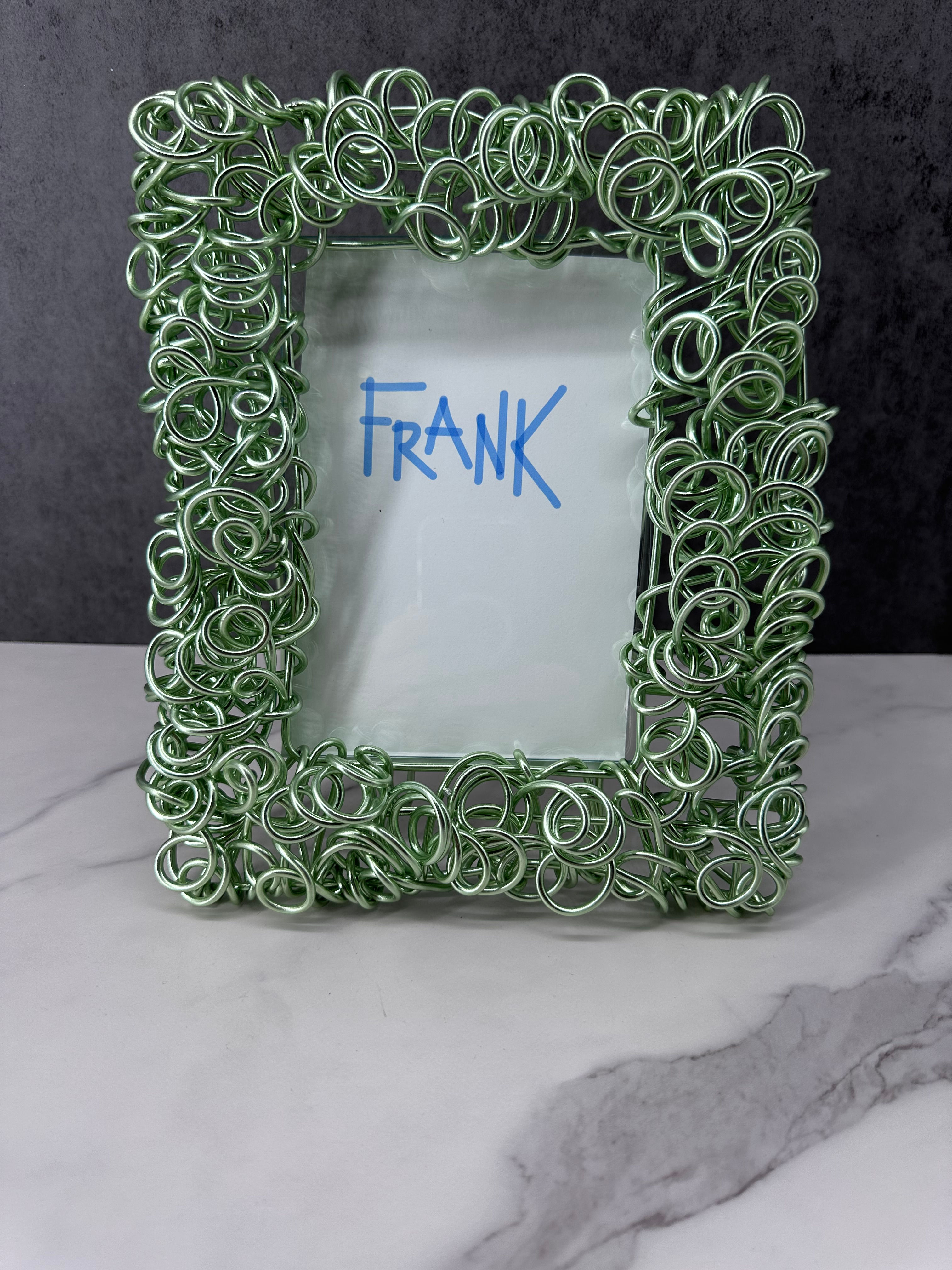 "Loops"  Wire Photo Frame (5"x7"  window)