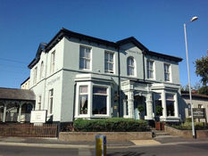 The Cross House Inn are looking for talented 18+ front of house team player or team leader