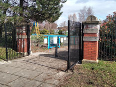 Duke Street Park has finally got new bigger gates at the entrances