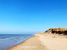 Good Morning on Thursday 19th August. Showers with sunny spells in between across Formby