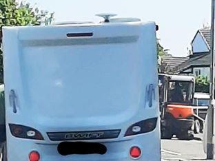 Caravan travelling down Duke Street today MINUS the car!!