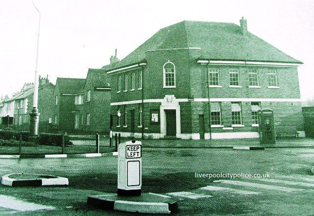 You can see how little the actual building has changed! This wonderful photo is from the Liverpool City Police Historical Website