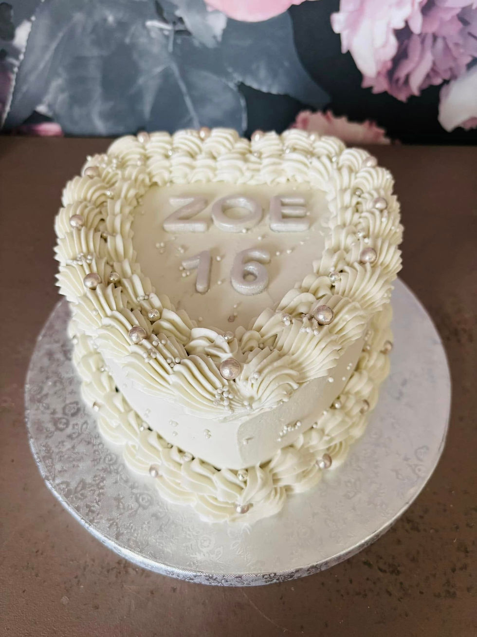 VINTAGE CAKE