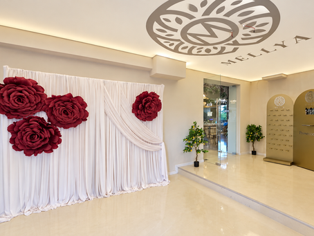Panou floral pentru nunta cu flori gigant handmade burgundy
