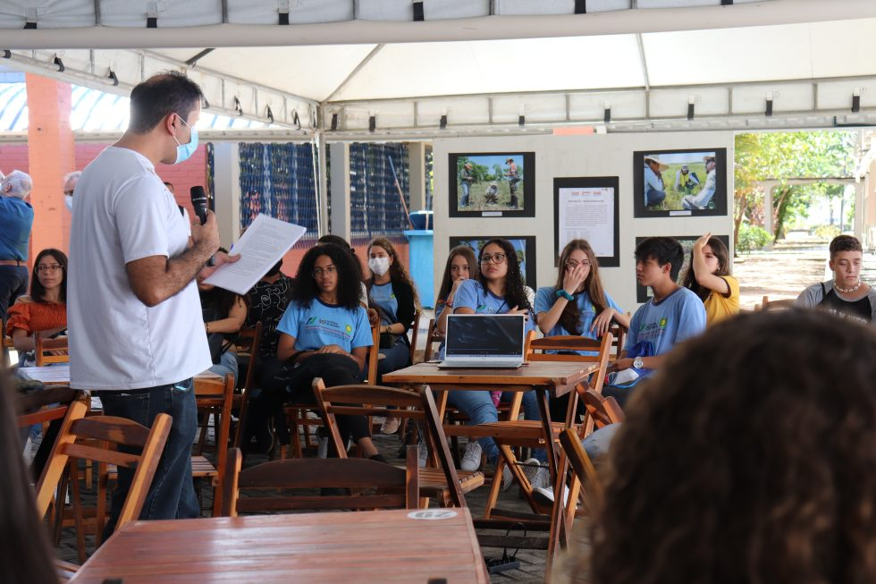 Em João Pessoa, estudantes do Ensino Médio, colégio Sesquicentenário, participam do “Converse com Cientistas