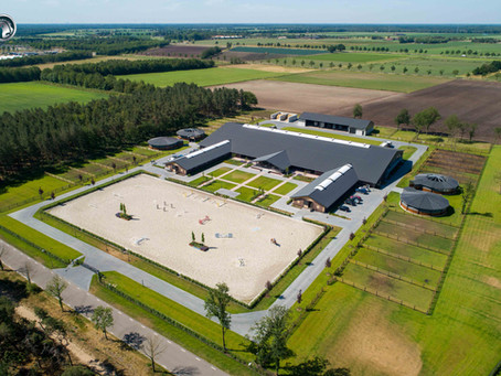 Bekijk de foto's en video van de realisatie van Travers Horse Facility in Kronenberg