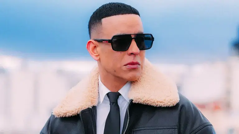 El artista Daddy Yankee fue nombrado Persona del Año en los Latin Grammy Awards 2026, un reconocimiento que celebra no solo su trayectoria, sino el legado de toda una cultura que transformó la música urbana.
