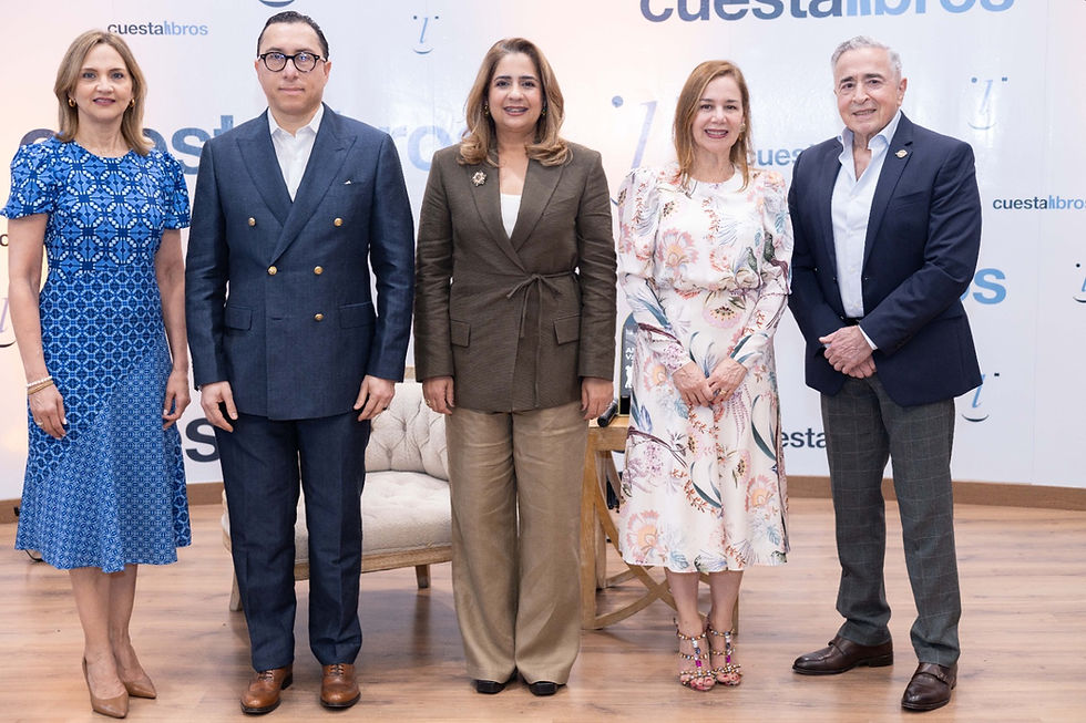 En un acto celebrado en el salón Aída Cartagena Portalatín de Cuesta Libros, fue presentado el libro Alto Valor®: 19 Principios Universales, del autor y coach de transformación empresarial dominicano Jorge Arbaje Monegro.