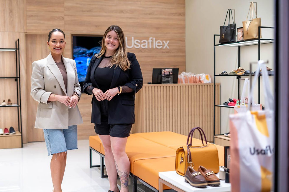 Núñez Retail Investment, grupo operador en la República Dominicana de la reconocida marca brasileña de calzado Usaflex, inauguró su tienda en el tercer nivel de Ágora Santiago Center, marcando un paso importante en su proceso de expansión en el país, durante un coctel al que asistieron sus principales ejecutivos, aliados comerciales, creadores de contenido, figuras del ámbito social de la Ciudad Corazón y clientes VIP de la marca.
