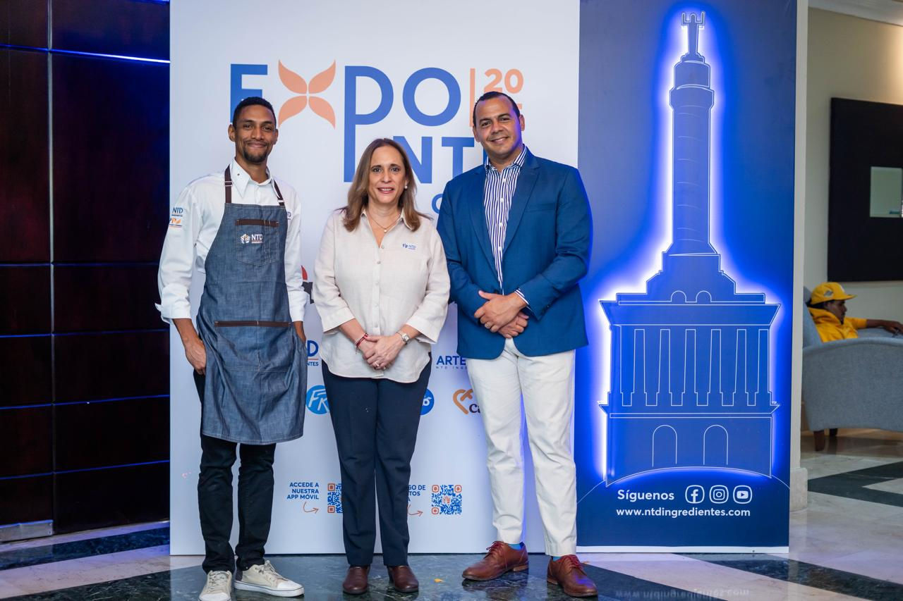 El Salón Maguá del Hotel Hodelpa Gran Almirante en Santiago fue el escenario donde se realizó la primera versión de Expo NTD Cibao 2025, un recorrido de sabores, conocimientos y experiencias compartidas de la mano de chefs internacionales y representantes de más de cuarenta marcas mundialmente conocidas.
