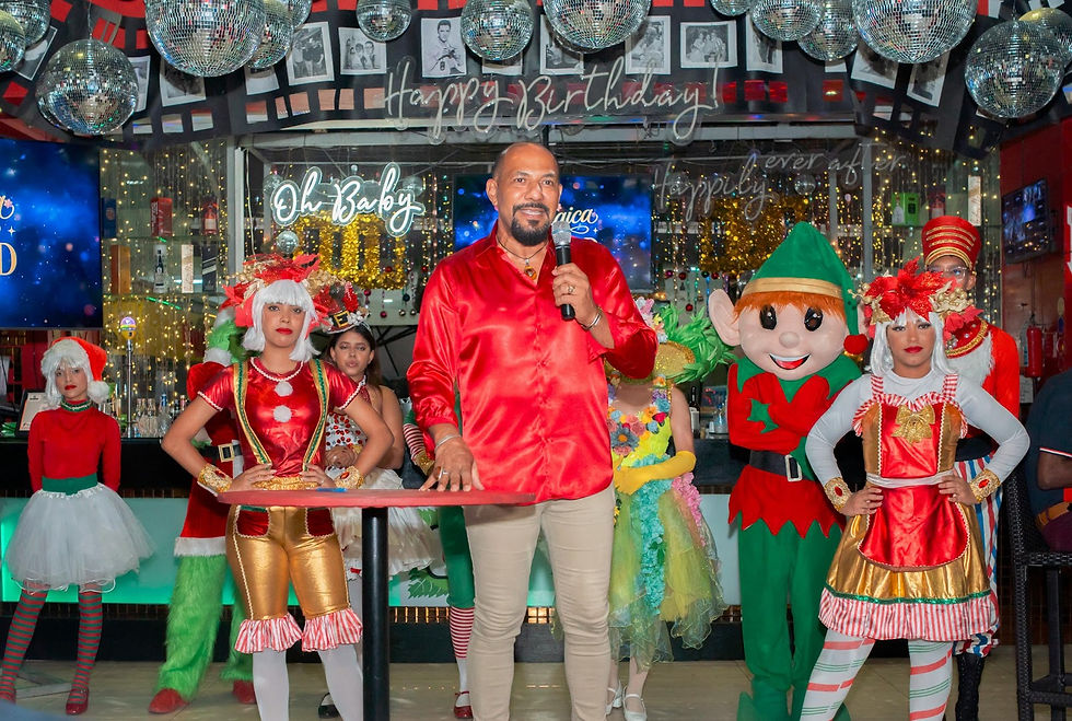 El gran desfile de la República Dominicana “Un Príncipe de Navidad” llegará por primera vez a Santiago este 25 de diciembre, convirtiéndose en un acontecimiento histórico y sin precedentes. Será transmitido en vivo por Teleuniverso Canal 29 y Full 94.1 FM, bajo la producción de Mauricio García.