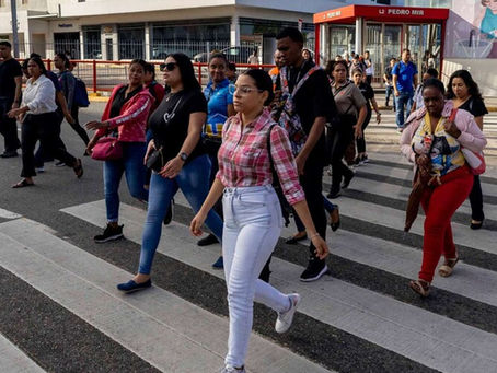 Entre 2005 y 2024, casi la mitad de los hogares dominicanos estaban encabezados por mujeres