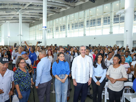Familias beneficiarias de Supérate comparten en diálogo cercano con el Presidente Luis Abinader
