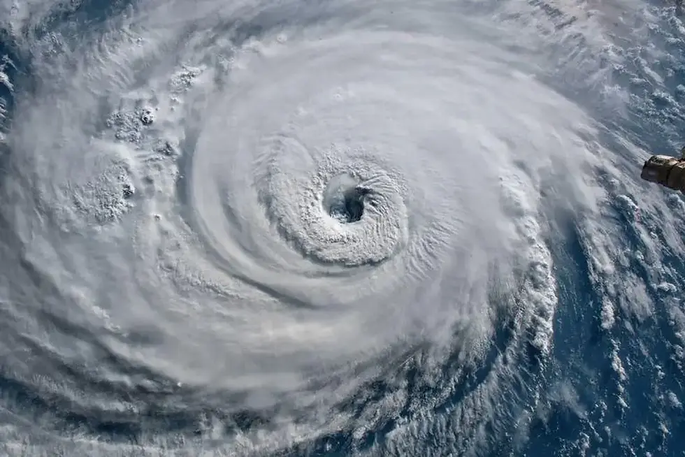 La Dirección del Centro de Operaciones de Emergencias (COE) modificó este lunes los niveles de alerta en varias provincias del país, ante la posible formación de un ciclón tropical que se desplaza hacia el oeste, al sur de Puerto Rico.
