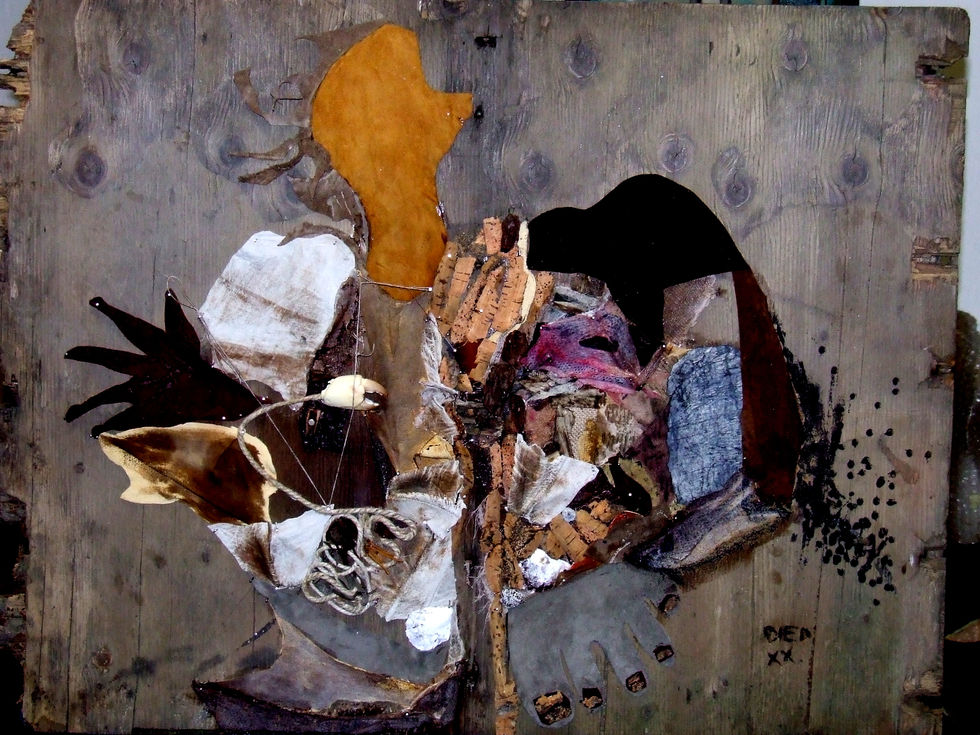 DIEDXX assemblaggio su tavola di legno con chela e pelli