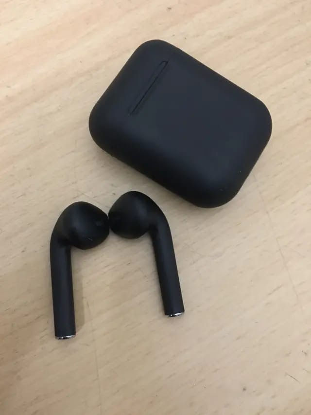 Miniatura: AirPods 
