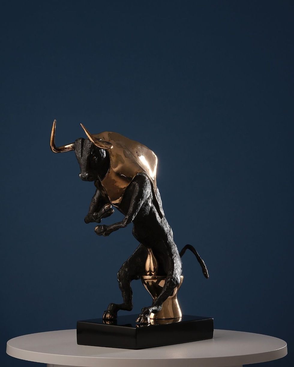 Referencing Marcel Duchamp, the Marcel sculpture reminds us that art must speak not only to the eye, but also to the mind. Where beauty alone is not enough, thought and aesthetics meet in the same body.