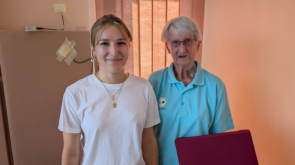 Photo of author, Amelie Hottner, and Stephanie Bacon, whose bedroom we performed the measurements in.