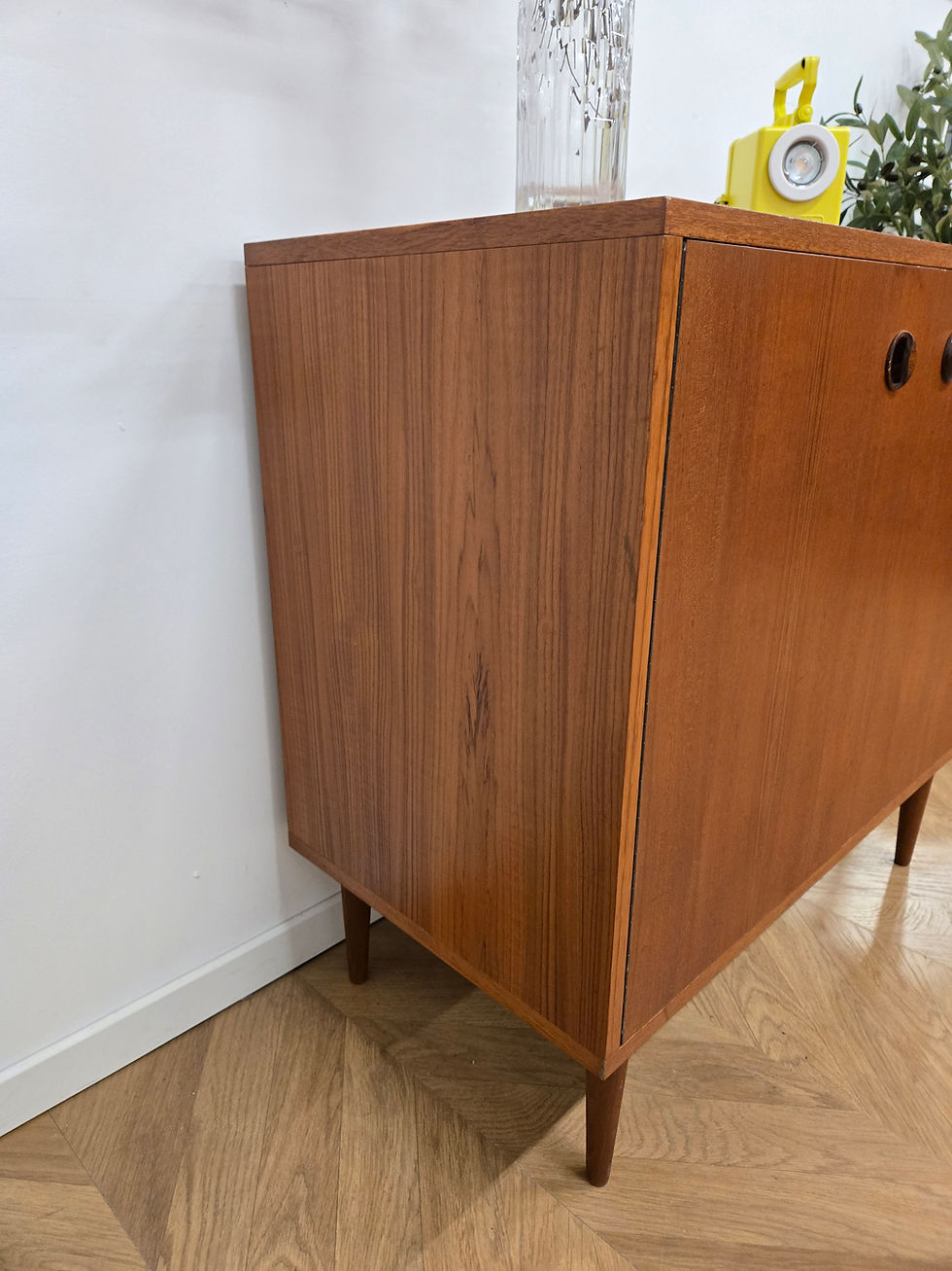 Thumbnail: Buffet vintage d'occasion en teck