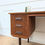 Thumbnail: Bureau vintage scandinave en teck avec une chaise danoise