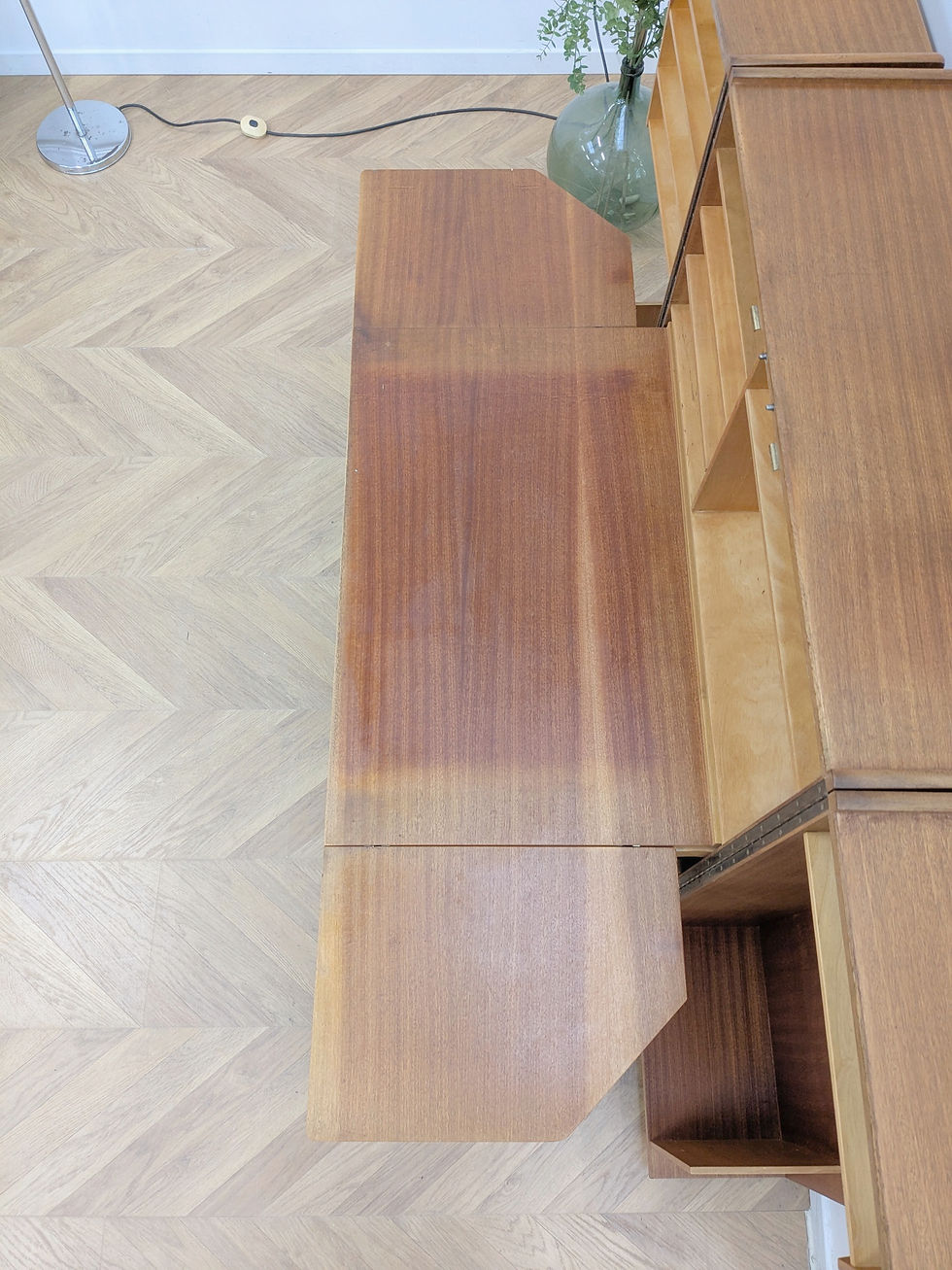 Thumbnail: Bureau malle par Genestar