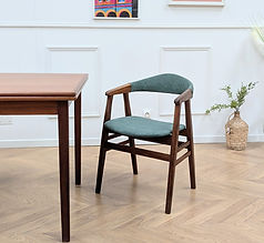 Chaise scandinave verte
