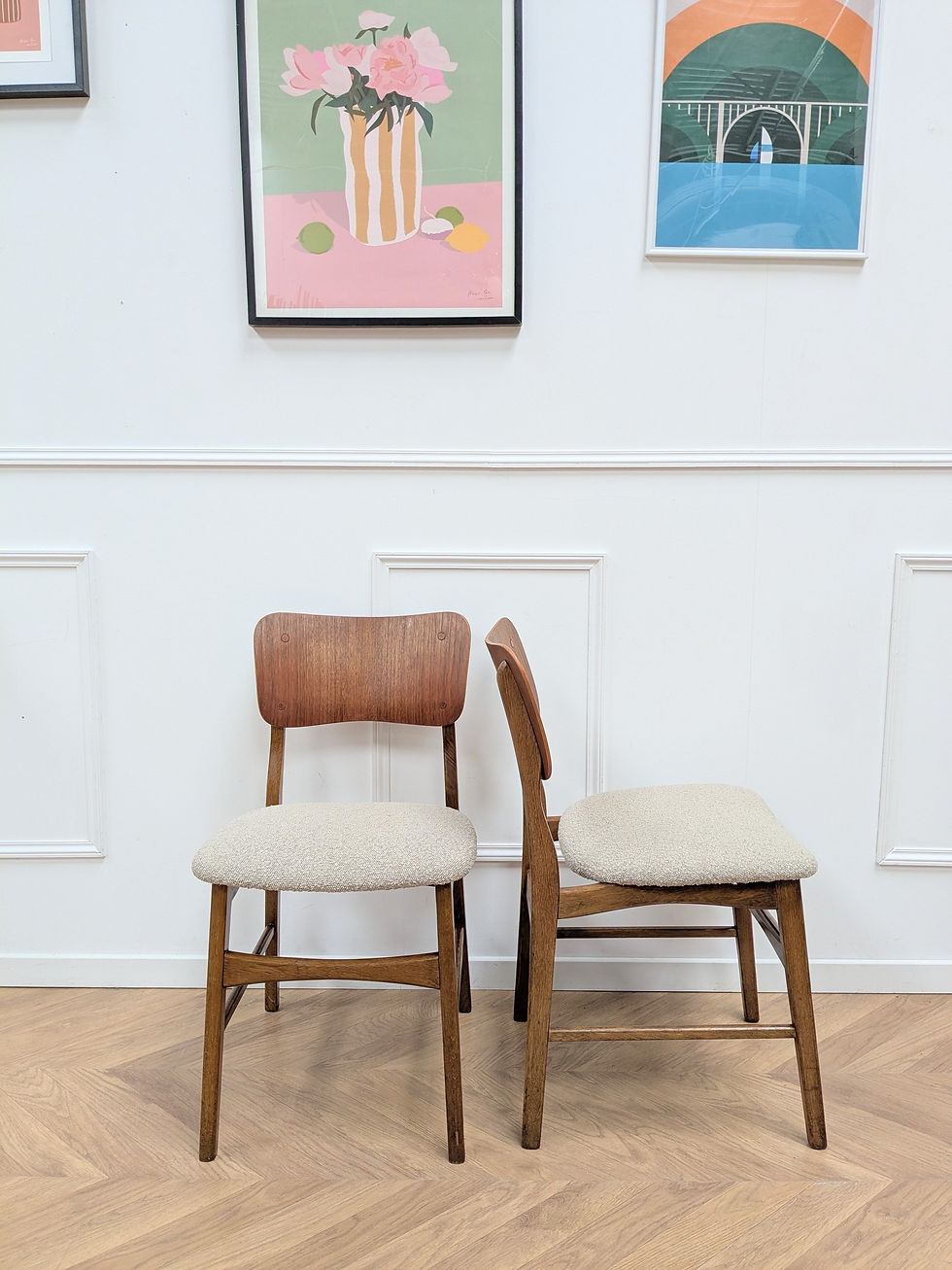 Miniature : Lot 2 Chaises Scandinaves Teck & Crème