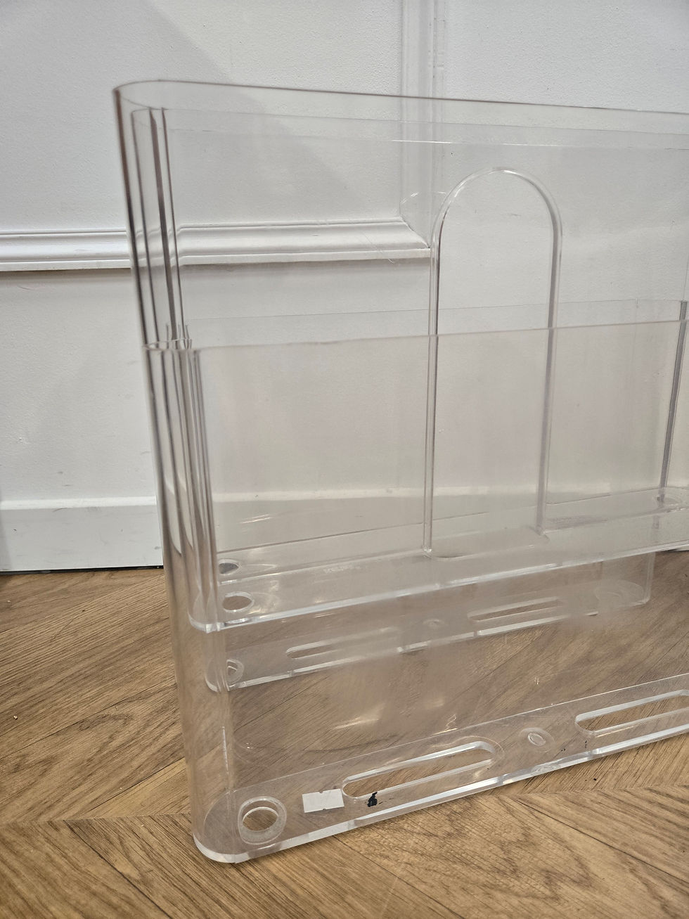 Miniature : Porte revues en plexiglass Kartell