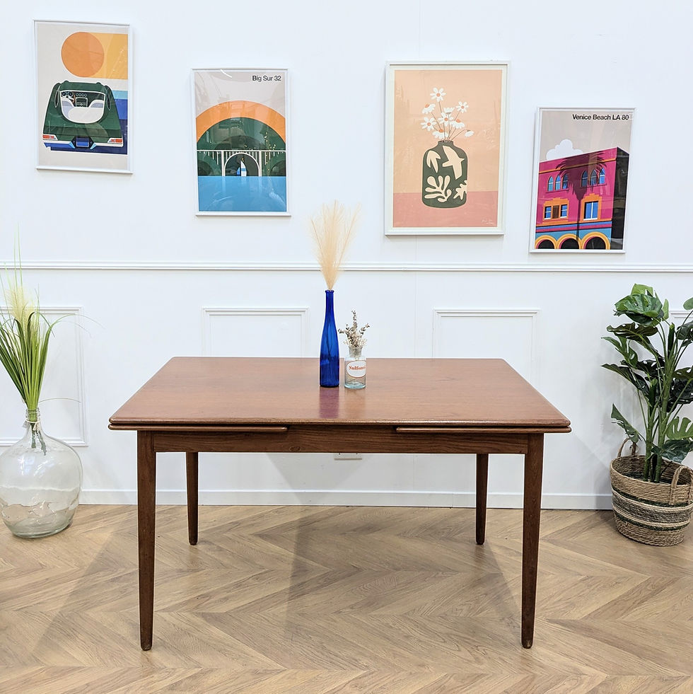 Table à manger des années 60 en teck