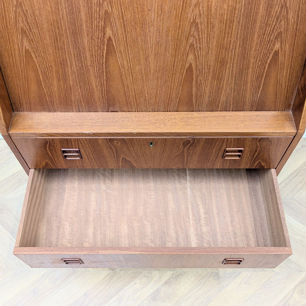 Miniature : Secrétaire scandinave pieds fuseaux