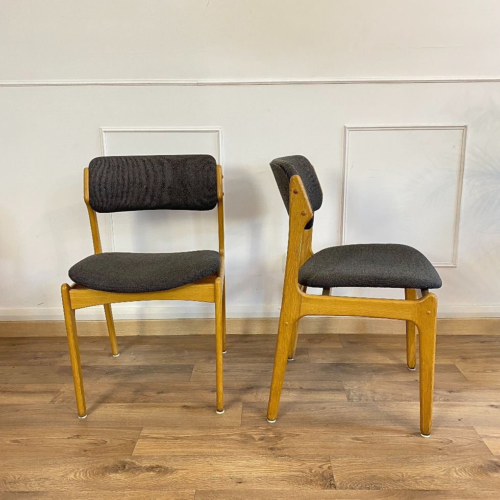 4 chaises modèle 49 par Erik Buch